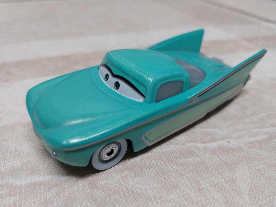 Cars / Disney / Pixar – FLO