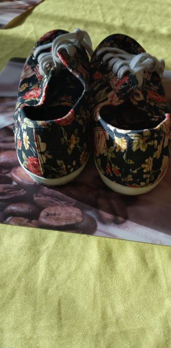 Trampki w kwiaty