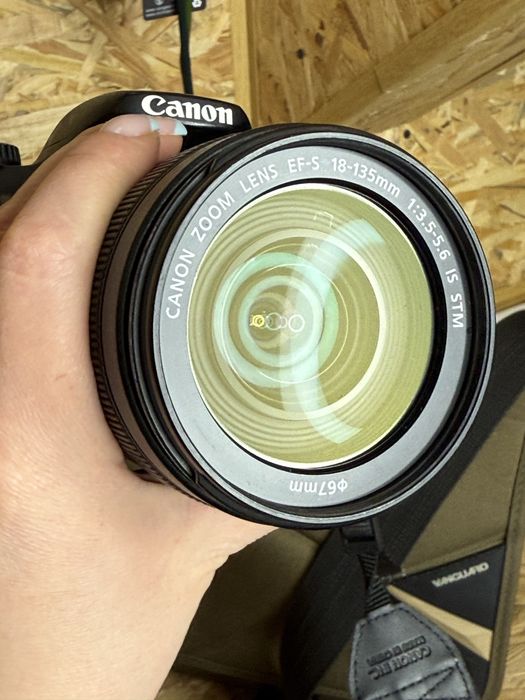 Фотокомплект Canon 650D + об'єктив 18-135 IS STM + Сумка + 2 АКБ