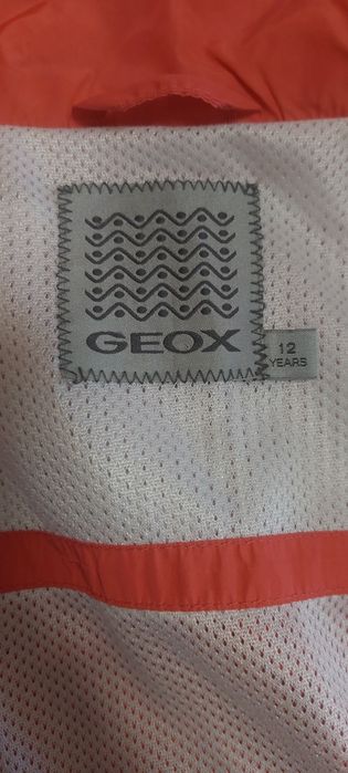 Куртка вітрівка фірми Geox 10-12 років
