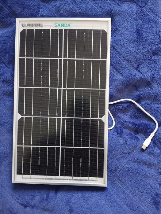 USB-C Solar Panel447290772953518081