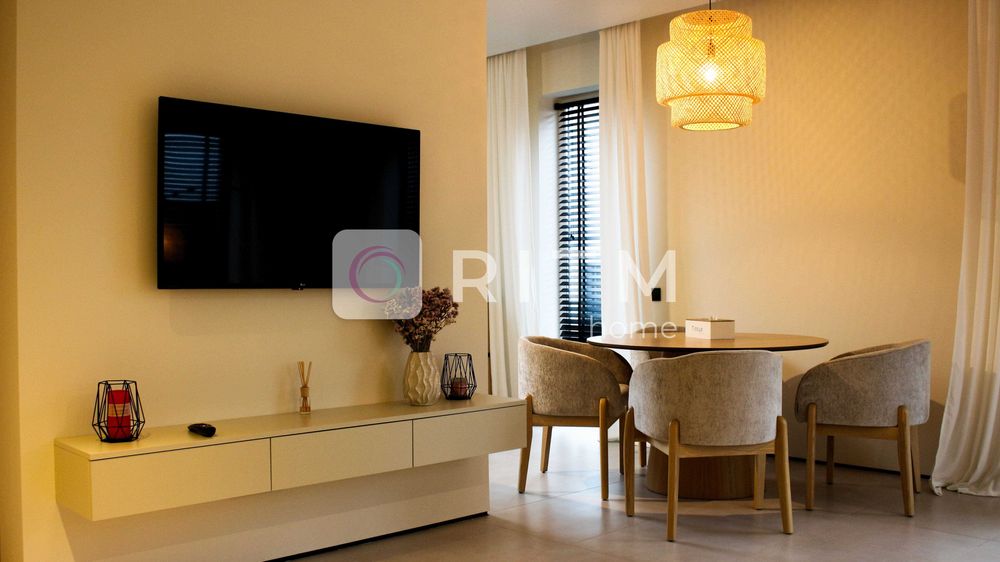 Продається сучасний будинок з ремонтом та повним укомплектуванням!!