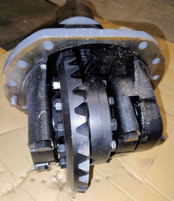 Mechanizm różnicowy, atak przedniego napędu Massey Ferguson 3050