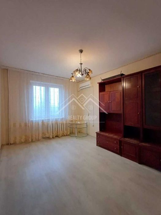 Продаж 2 кімнатної квартирі на Дзержинці.