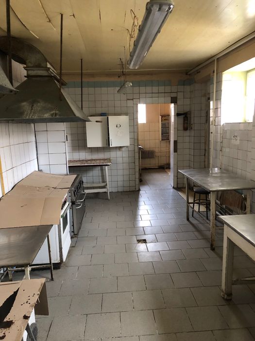 Продам нежитлову нерухомість  257м