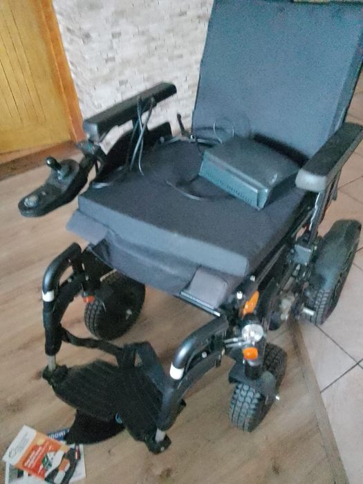 Wózek inwalidzki elektryczny