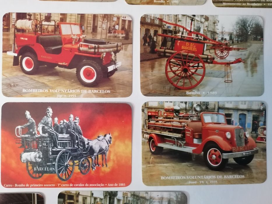 Conjunto de 14 calendários de 2001 dos Bombeiros Voluntários Barcelos