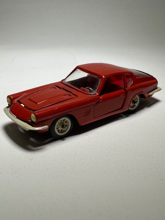 Колекційна машинка