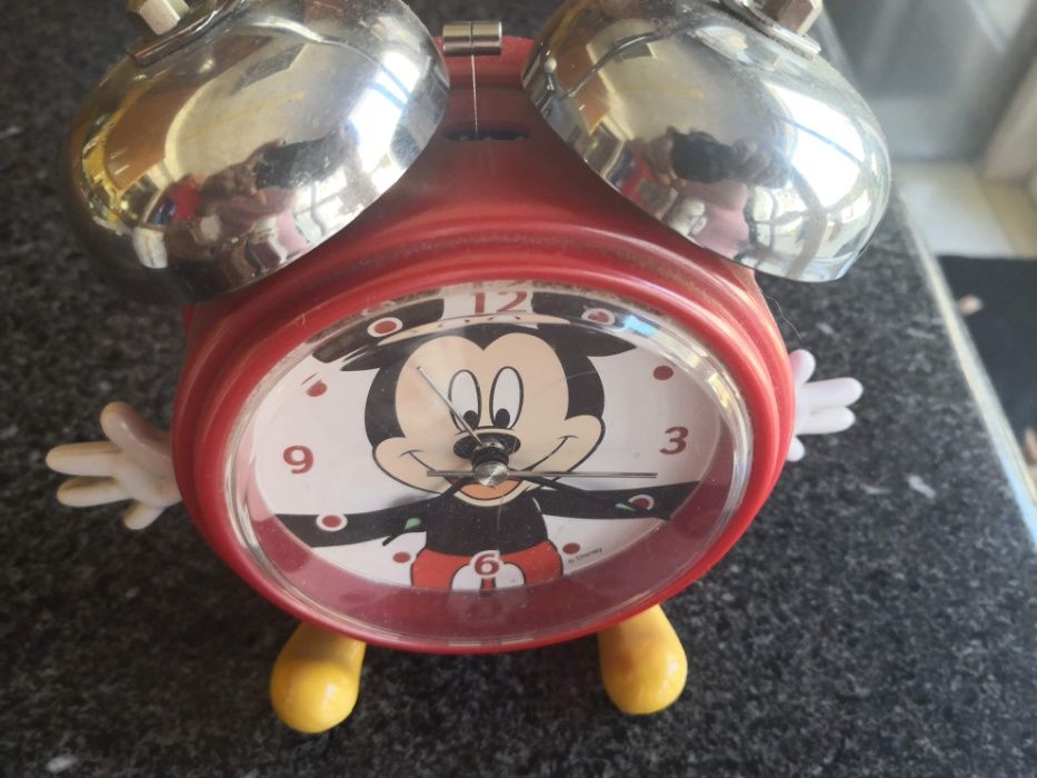 Relógio Despertador Mickey a funcionar