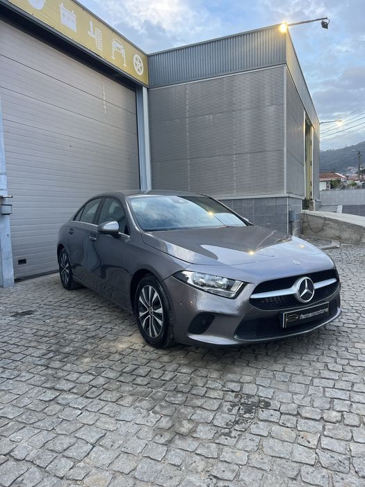 MERCEDES-BENZ A180 Limousine