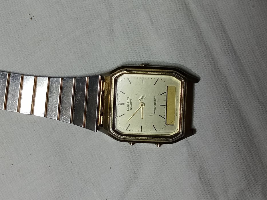 Часи Casio  кварц два циферблаті орігінал