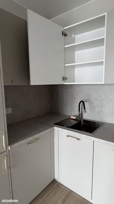 Bezpośrednio od wł | 2 pokoje 39,61 m² + loggia + miejsce w hali garaż