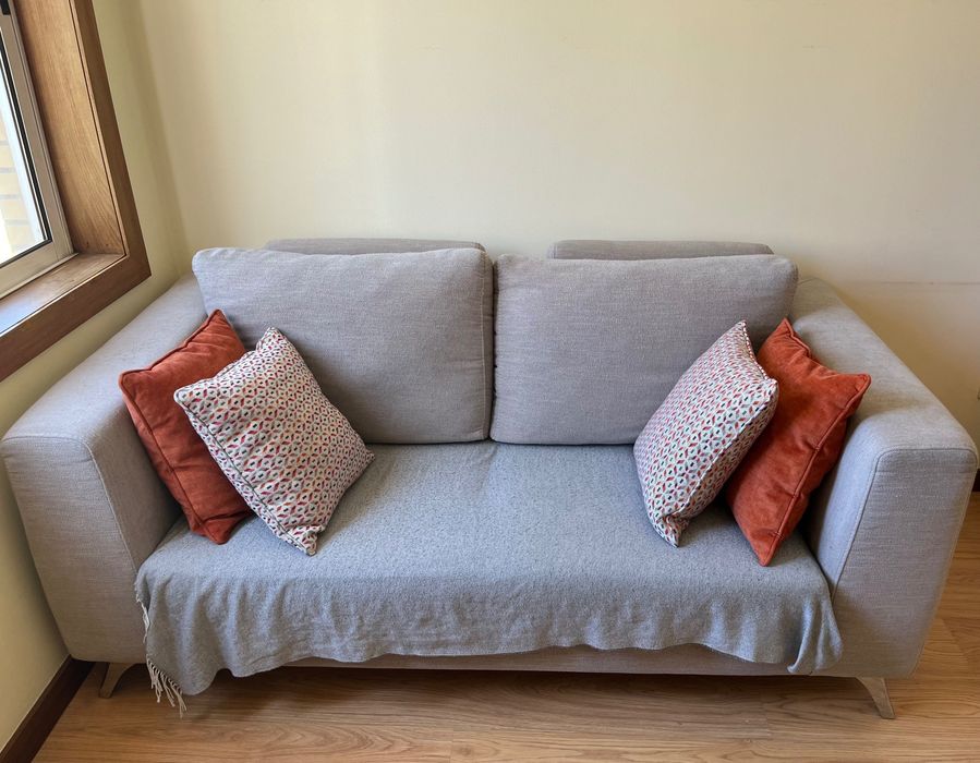 Sofá cinza - bom estado