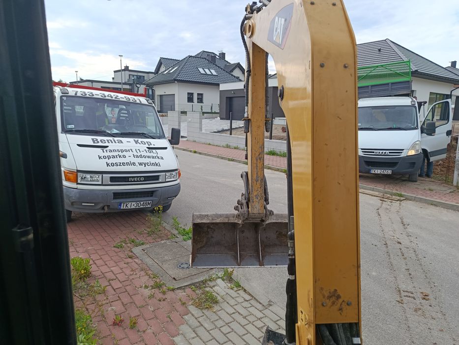 Usługi minikoparką 2.7 Cat plus wywrotka 3.5t bądź wywrotka 10t