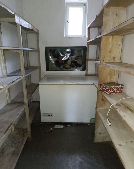 Продається добротний будинок у центрі села Сюрте