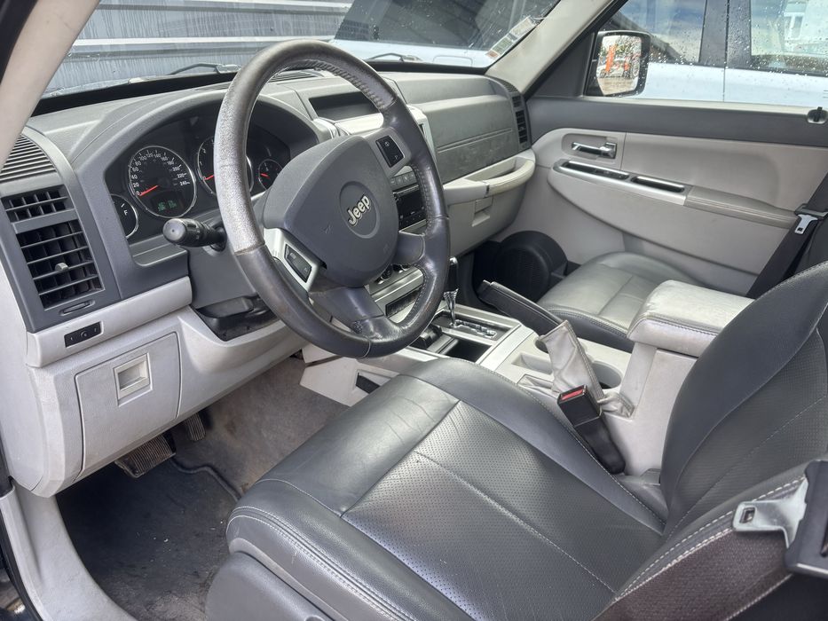 Jeep Cherokee KK 2.8 CRD Limited bez rdzy.