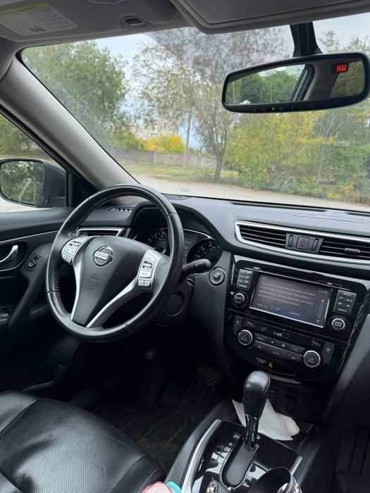 Продам Nissan  Rogue 2015 год