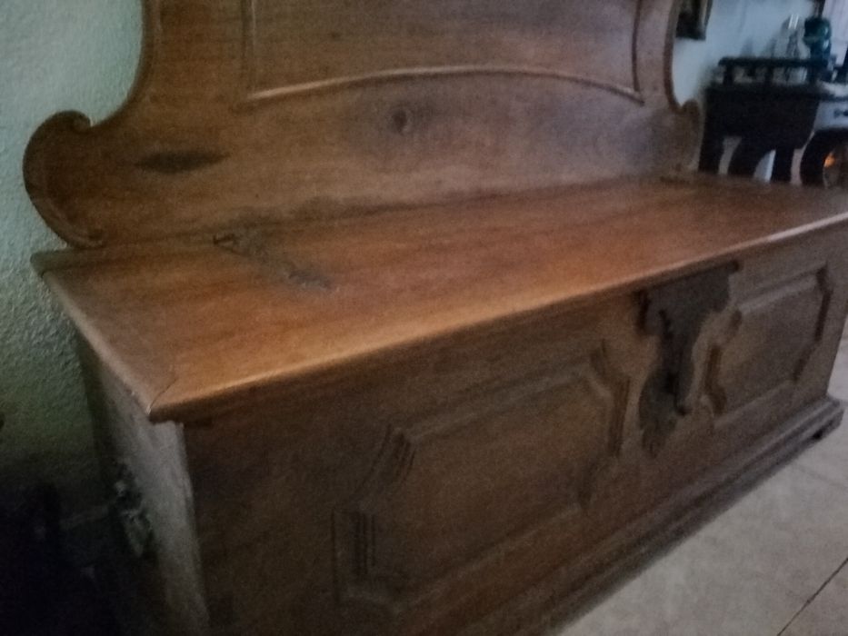 Baú com costas madeira de Carvalho