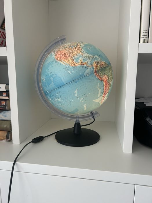 Globo terrestre grande