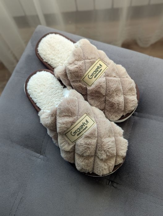 Домашні тапочки закриті