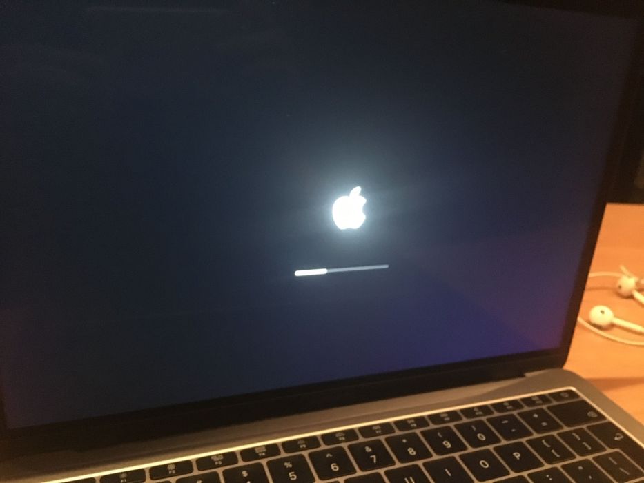 MacBook Pro 2017 13" 8GB 256 SSD