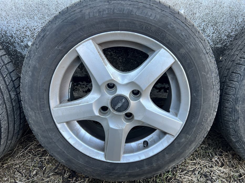 Продам резину р15 на дисках