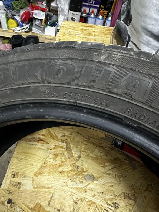 Резина Yokohama 215/55 R17 літо комплект