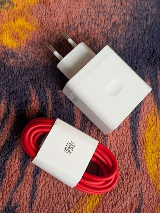 Продам Швидкісний зарядний пристрій 80W OnePlus,Oppo,Realme.