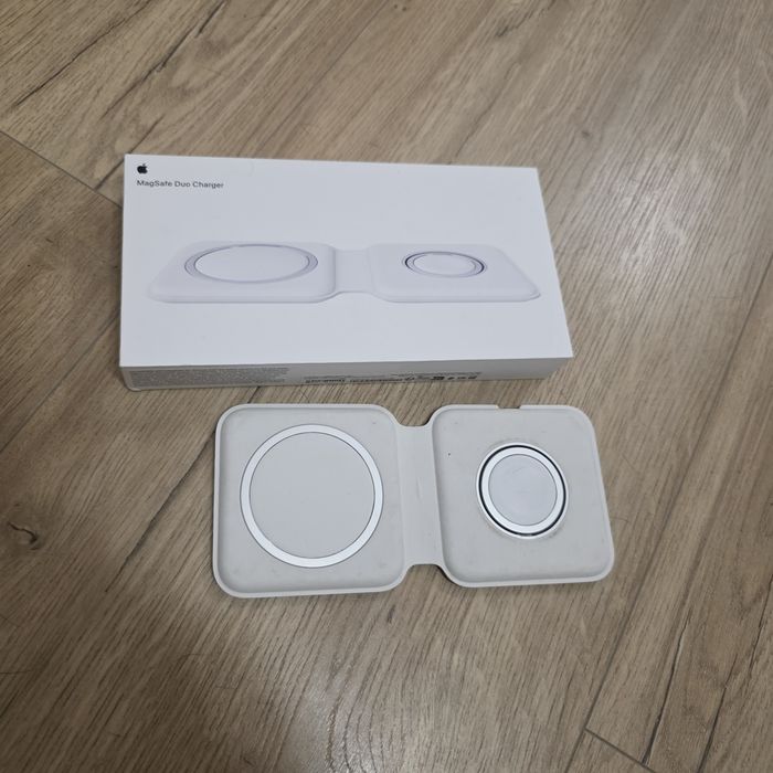 Ładowarka indukcyjna APPLE Duo Charger Biały MagSafe