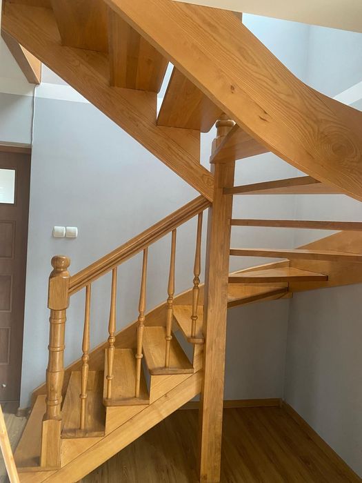 Schody drewniane zabiegowe jesion, dąb
