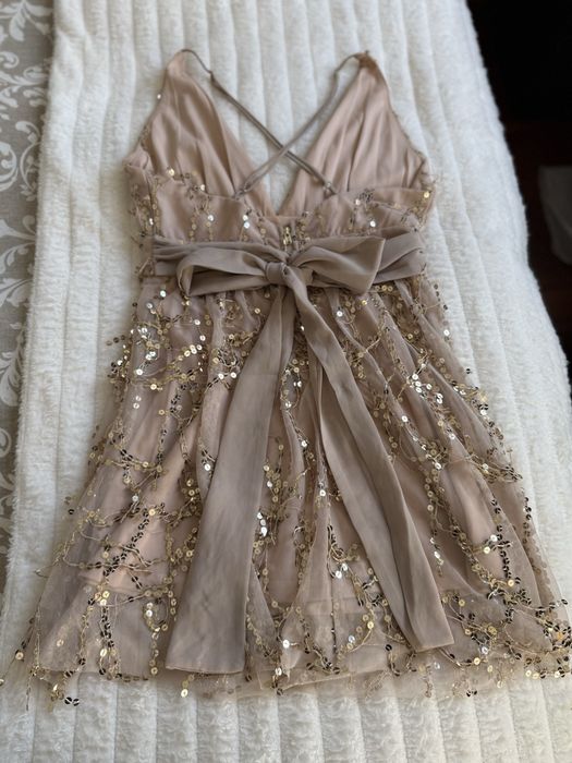 Vestido festa bege com brilhantes tamanho M