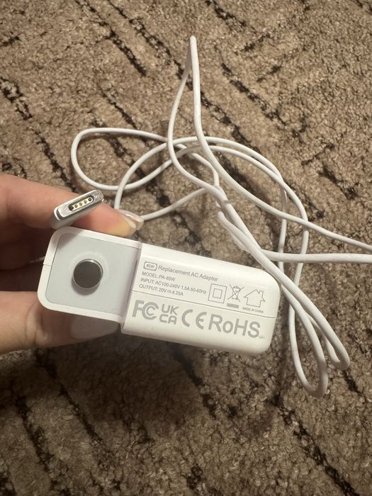 Блок живлення потужністю 85W