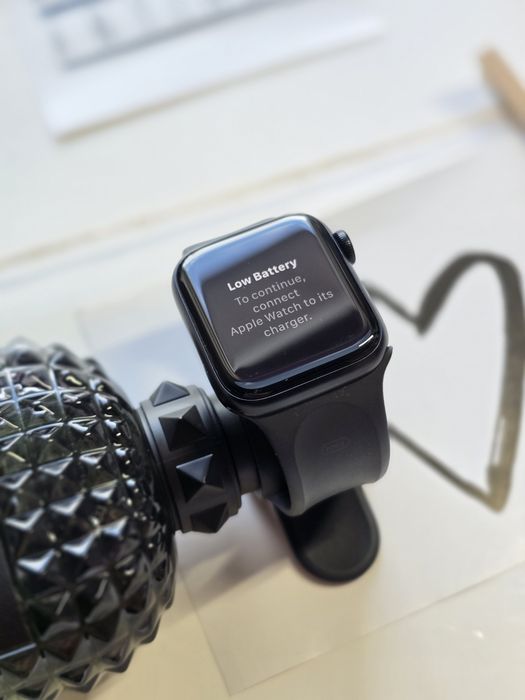 Apple Watch SE (2-го покоління, GPS + Cellular)