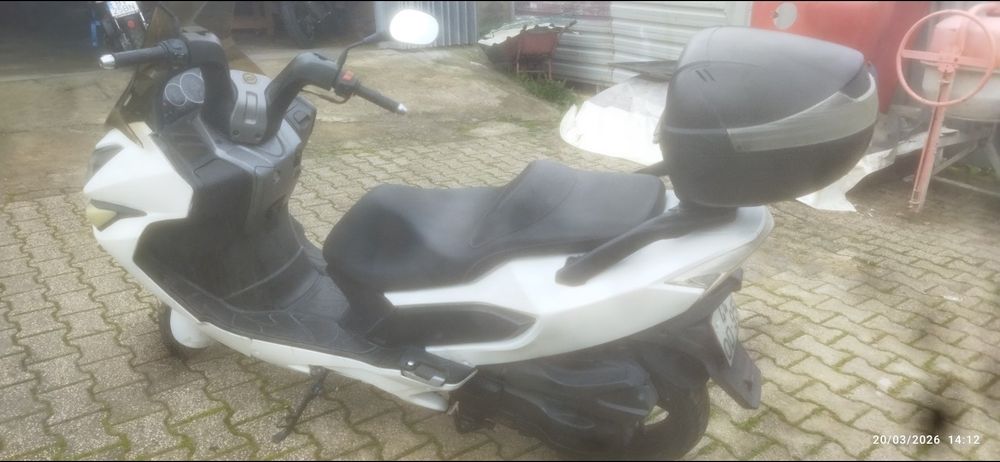 Scooter 125  Daelim S3