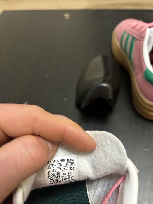 кросівки Adidas Gazelle Bold