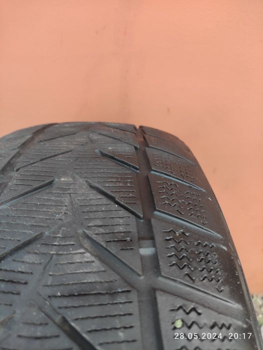 Продам Шини R17 225/65