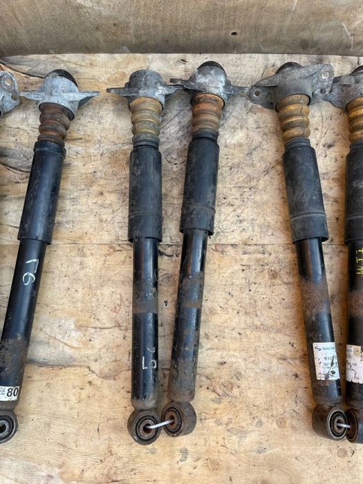 Стойки Амортизатори VW Passat B6 B7 Golf 5-6 Touran Skoda Seat