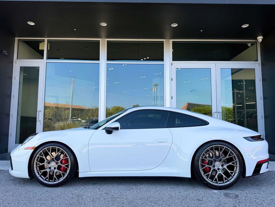 Porsche 911 Carrera 4S      2020