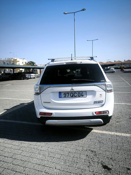 Mitsubishi Outlander híbrido — photo 5