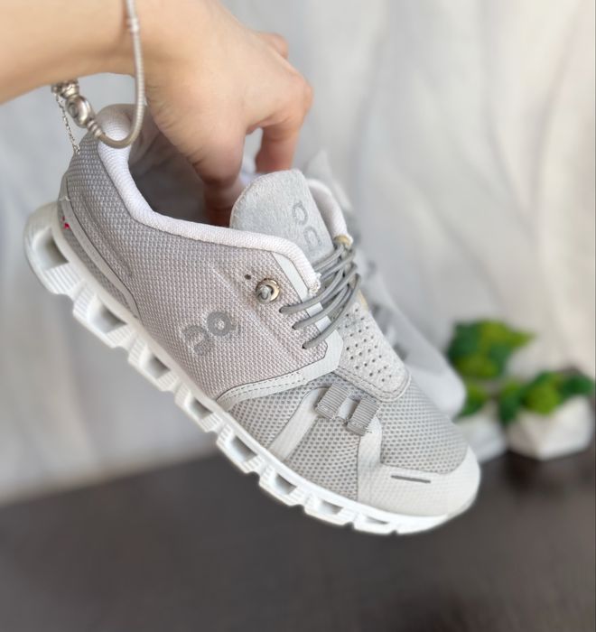 Кросівки On Running Cloud 5 Glacier/White — Розмір 40