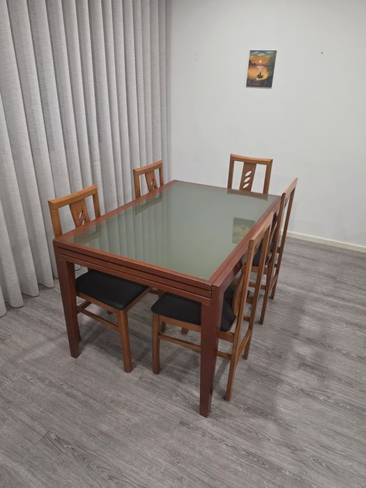 Mesa de jantar extensível + 5 cadeiras