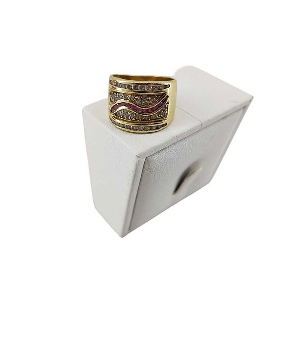 Złoty Pierścionek p. 585 w: 9,32g r: 15