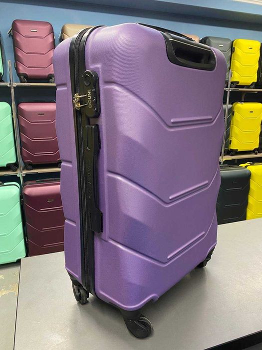 Валіза від Польського виробника Wings чемодан, склад-магазин (В09)