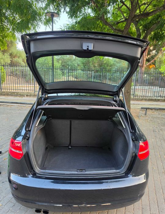 Audi A3 Sportback 1.4 TFSI Ambition (Equipado com CarPlay/Android Auto)