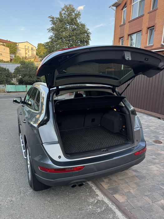 Audi Q5 2012 2л дизель Quattro