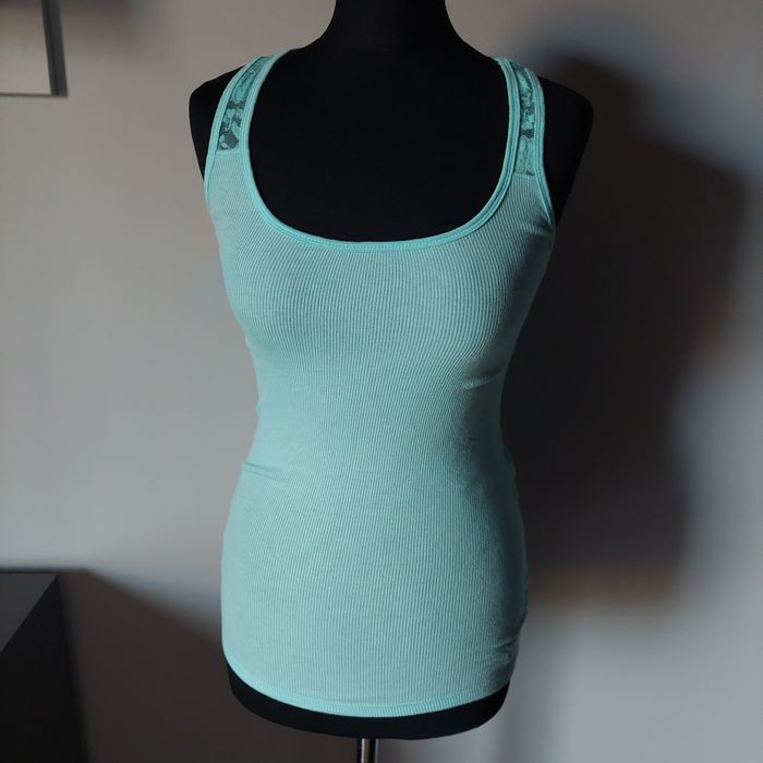Crop top damski prążkowany z koronką, nowa S