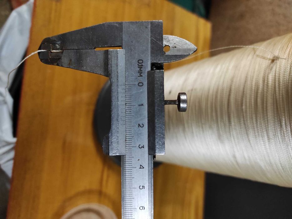 Нитка капронова в бобіні