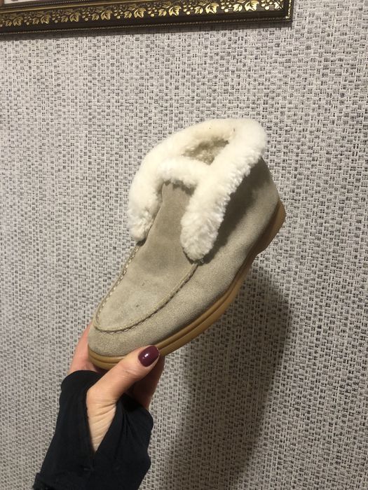 Зимові лофери з натуральноі замші та овчини.