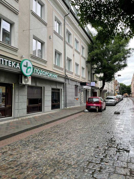 Приміщення відділення банку, площею 246.8 кв.м. м.Луцьк