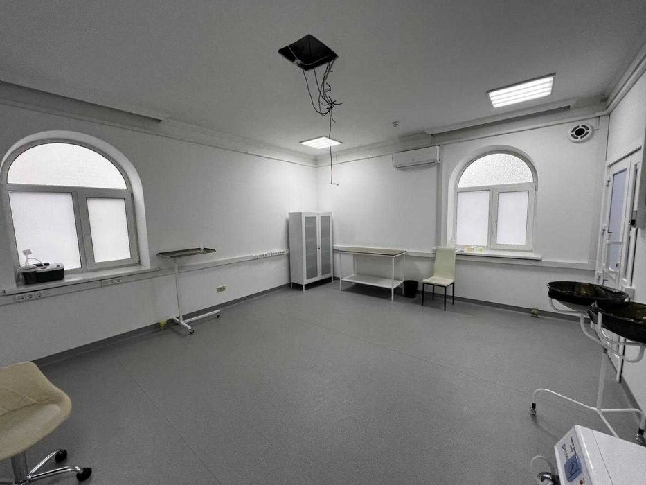 Окрема будівля, Обладнана Клініка, Офіс, Вирлиця, ТОРГ, співпрацюю